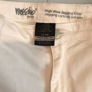 White denim jeggings